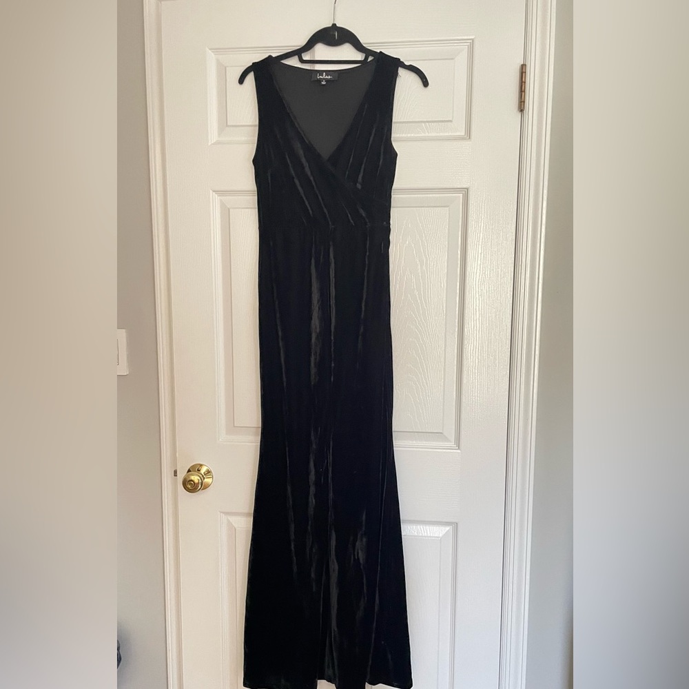 Lulu’s velvet dress with front slit
